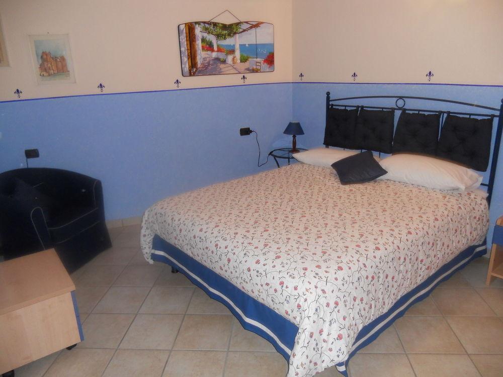 B&B Renzano Bedrooms Salò Exterior foto